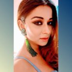 Madhuurima Instagram - When u see me do u see love or passion? Look deep to know more #love #passion #eyes #gratitude #picoftheday #instagood #instadailyphoto #bollywood #divyadrishti #hair #brunette #indian #beauty #actor #model #jewellery #divyadrishti #instantbollywood #pinkvilla @lill_black_dress earrings