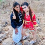 Madhuurima Instagram - Besties and the best times spent on our door shoots! @justkarankhanna @abraham.nimisha7 @officialparasmadaan #drakshit yours are on the way ! #loveme #love #friends #shooti #workmode #picoftheday #actorslife #outdoorshoot #followme #divyadrishti #shivya #unicorn #bollywood #besties👭