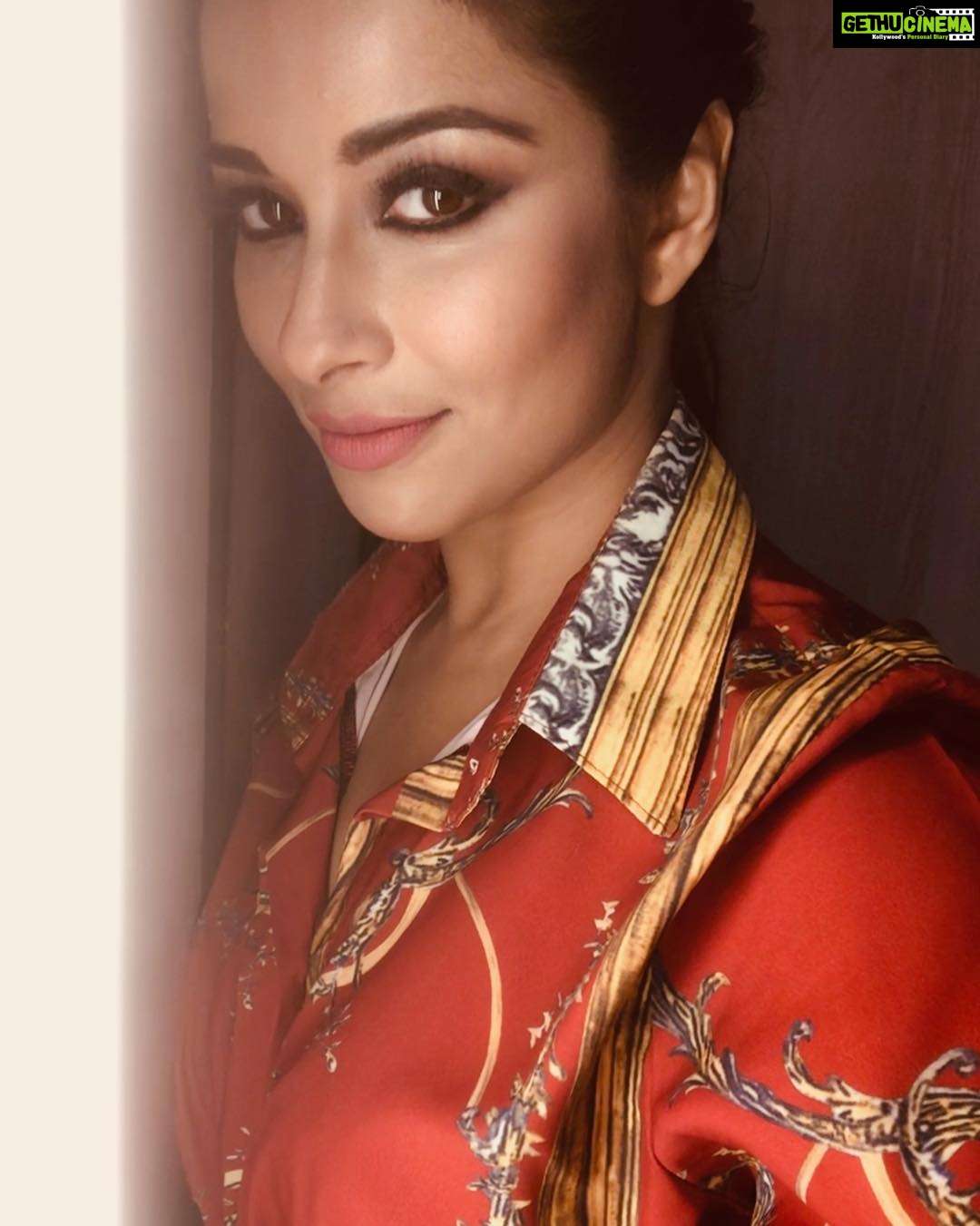 Madhuurima Instagram - Success is not final , failure is not fatal ... it’s the courage to continue that counts !❤️🙏 #hustle #gratitude #success #unicorn #smile #bollywood #divyadrishti #shoot #instago #instafam #igers #love #picoftheday