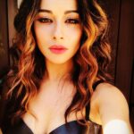 Madhuurima Instagram - And they call me Lara Croft 🙈🤣🤣 love the gothic look #gothic #eyes #leatherjacket #leather #black #makup #beauty #lips #skincare #collab #hair #divyadrishti #angel #demon #fashion #bollywood #pinkvilla #bollywood #instagood #instagood #intagram #followme #likeforlikes #picoftheday #potrait #selfir #monday #nyrabanerjee #gold #gratitude #unicorn