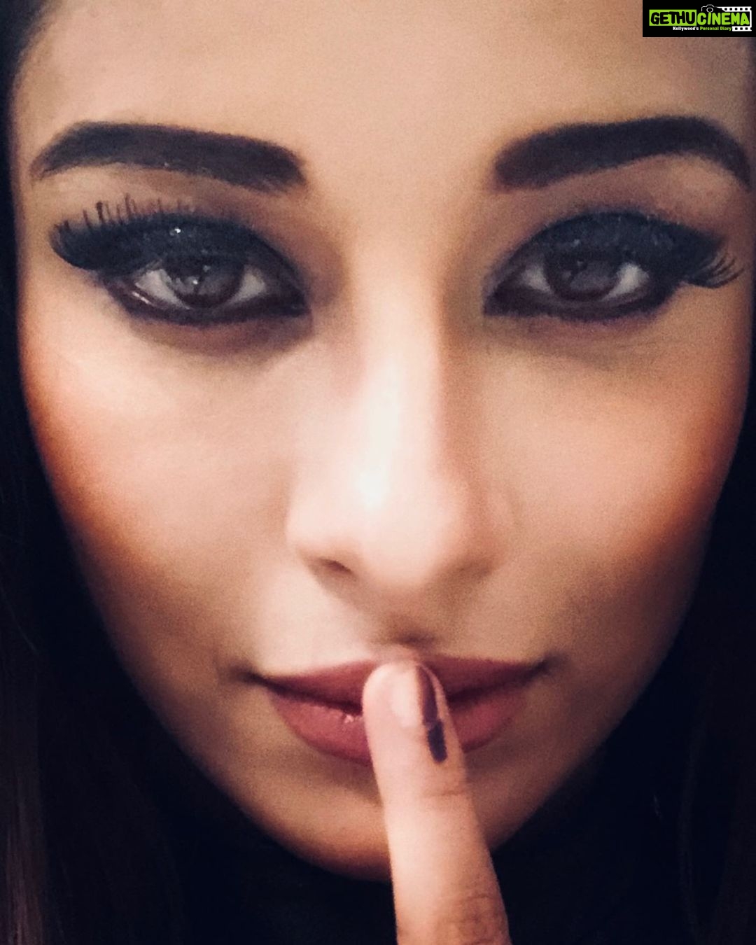 Madhuurima Instagram - Thinkingās deepštight lipped . Guess what I wanna say ! #lips #eyes #love #pierce #gratitude #unicorn #instagood #picoftheday #potraitphotography #potrait #selfie #instagood #bollywood #actor #divyadrishti #nyrabanerjee #loveme #followme #collab #nudes #makeup