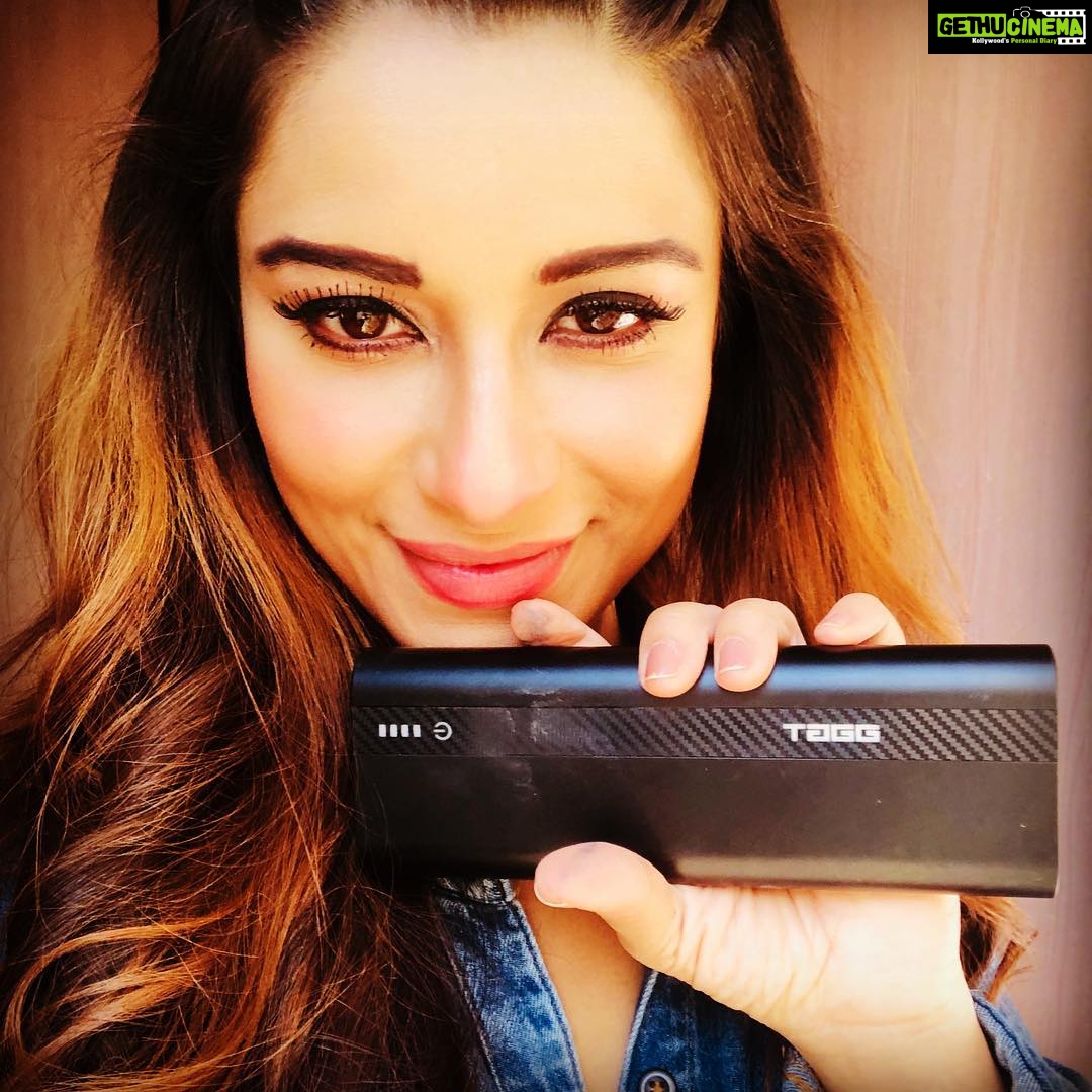 Madhuurima Instagram - *GIVEAWAY ALERT* Shooting all day can be exhausting, and I like to enjoy my weekends watching something on Netflix or just going through my social media. Thanks to the TAGG Turbo 20000 Powerbank by @tagg_digital, I don’t have to worry about my phone dying down. Get a chance to win the latest TAGG Turbo-20000! Follow these three basic rules- 1) ✅ Follow @tagg_digital 2) ✅ Follow @cheshtabhagat 3) ✅ In the comment section, tag two friends! That’s it! Winners will be announced on TAGG's page (@tagg_digital) on 26th April. Good luck! #TurboCharged #TAGGTurbo #TAGG #KeepsYouAhead #PowerBank20000 #ChargingPowerhouse