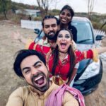 Madhuurima Instagram - Besties and the best times spent on our door shoots! @justkarankhanna @abraham.nimisha7 @officialparasmadaan #drakshit yours are on the way ! #loveme #love #friends #shooti #workmode #picoftheday #actorslife #outdoorshoot #followme #divyadrishti #shivya #unicorn #bollywood #besties👭