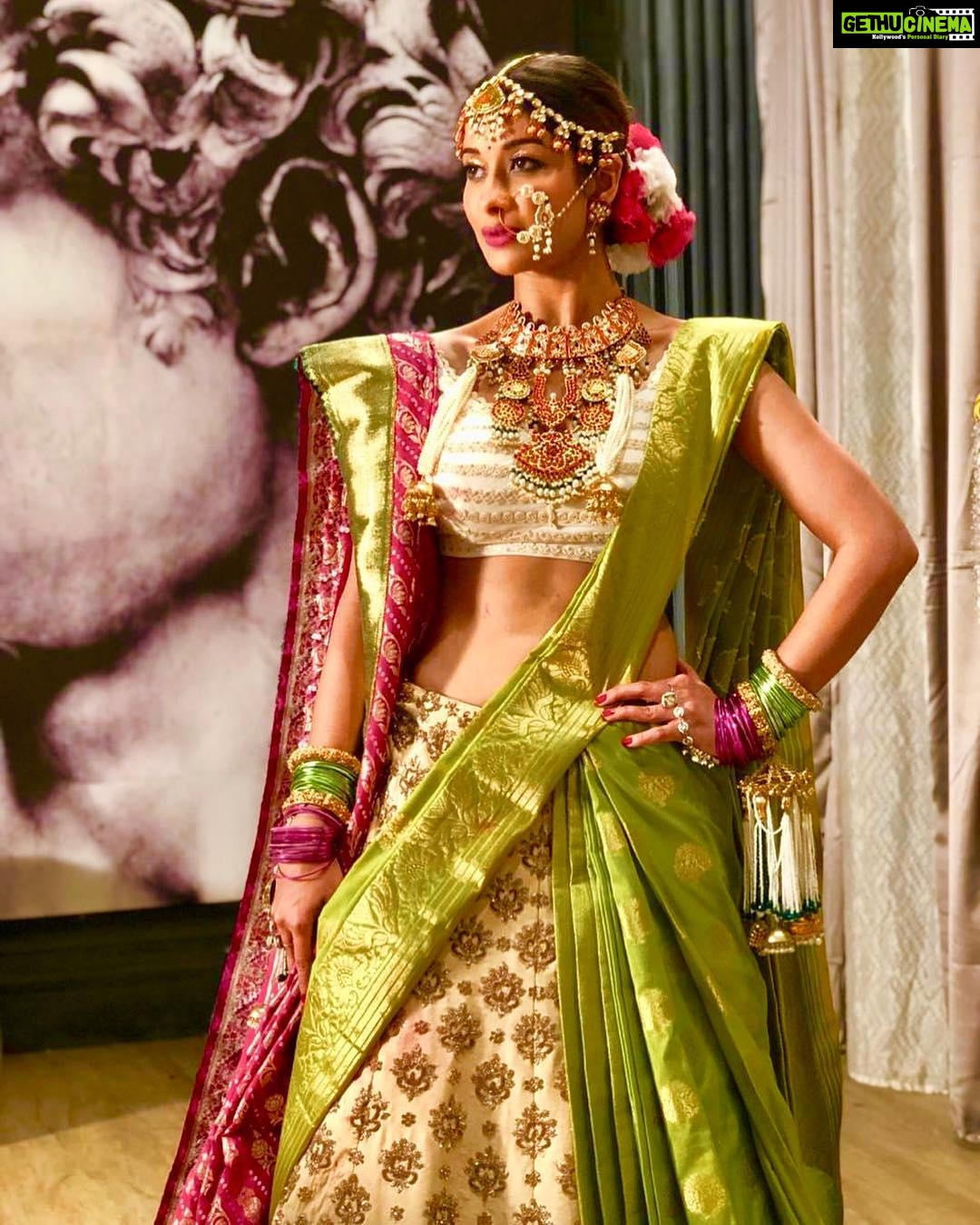 Madhuurima Instagram - You can do no wrong in my eyes. You are perfect! But only in my eyes 😜. #beauty #actress #bollywood #love #actorslife #shooting #shootmode #nyrabanerjee #wedding #bride #style #indianwear #dulhan #mkup #eyes #lips #praise #gratitude