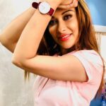 Madhuurima Instagram - This or That? why not both?! Buy any watch from @danielwellington and get an extra strap free! Change the strap with your summer look and get out in the sun☀ Use my code "DWXNYRA" for additional 15% off! #Danielwellington #DWIndia . . #brands #collaboration #promotion # #blogger #celebrity #mumbai #DanielWellington #perfectwatch #danielwellington #dwnewclassics ⌚️