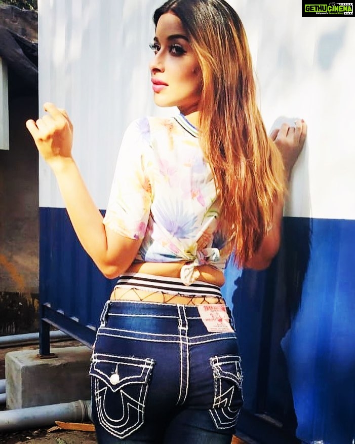 Madhuurima Instagram - Love is when the other person's happiness is more important than your own.” .. clothing by @the_seed_store #brands #look #hot #swag #webstgram #pinkvilla #beauty #bollywood #actress