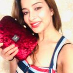 Madhuurima Instagram - And another lovely clutch by @esbeda_official , thank you for this lovely piece . #fashion#photooftheday #instafashion #pretty #girly #pink #girl #girls #eyes #model #dress #skirt t #purse #jewelry #shoppingonline #bollywoodstylefile #pinkvilla #idivaofficial #tulutalkies #afashionistasdiaries #bollywoodstyle #bollywoodfashion #celebstyle