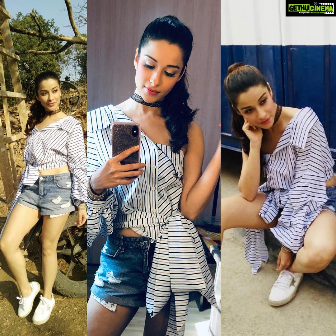 Madhuurima Instagram - When u donno if to go formal or semi ! Life is too short so blend in. Thanks @jay_varia22 . . Outfit- @shein_in @sheinofficial ๐๐๐, . . Link : http://bit.ly/2FekUJB Search iD : 568323 . . Use code โnyraaQ1" and u can enjoy โน200 off orders over โน2000 . The code is valid to 31st march 2019 . . Thanks @jay_varia22 . . @sheinofficial @shein_in ๐ #shein #sheingals #actor #cute #lovewithme #gratitude #instalove #cute #gorgeous #ad #promotion #brands