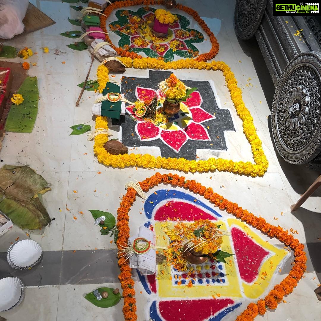 Madhuurima Instagram - What an elaborate puja ! Feel so blessed and fulfilled. #divine #funtimes #collegues
