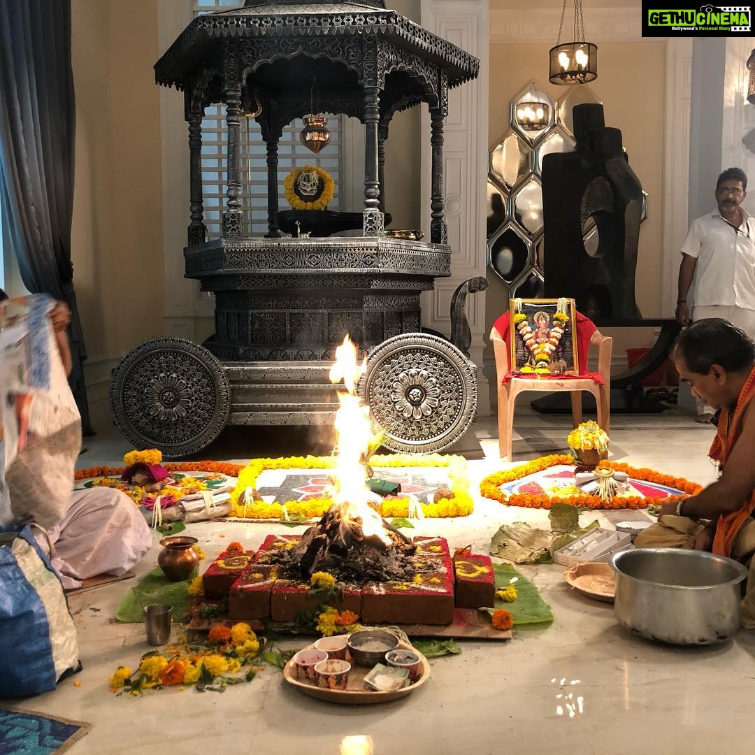 Madhuurima Instagram - What an elaborate puja ! Feel so blessed and fulfilled. #divine #funtimes #collegues