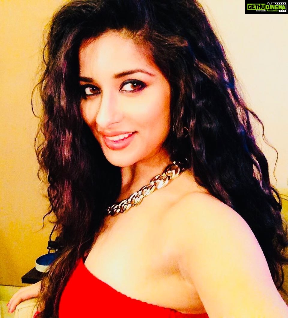 Madhuurima Instagram - A smile is the prettiest thing you can wear.” . . #love #instagood #me #tbt #cute #follow #followme #photooftheday #happy #tagforlikes #beautiful #self #girl #picoftheday #like4like #smile #friends #fun #like #fashion #summer #instadaily #igers #instalike #food #zara #earings