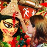Madhuurima Instagram - Bidding farewell to Maa Durga and her children was never easy but..... never so beautiful! Uniting women from all walks, irrespective of their relationship status and preferences....what a release! Here I am, smitten by Maa's love, heavy-hearted, yet filled with tears of joy as I smear The ultimate Beauty and Feminine power with #sindoor #sindurkhela #toiinitiative #timesofindia #durgapuja #womenpower #equality #separatism #culture #unitingwomeninspiringsisterhood #singlewomen #transgender #nyrabanerjee #bengalibeauty #bongculture #sindurutsav #vijayadasami , #bijoya , #dassera #sindoor #maadurga🙏 , #navratri #mahishasurmardini #mumbaidurgapooja