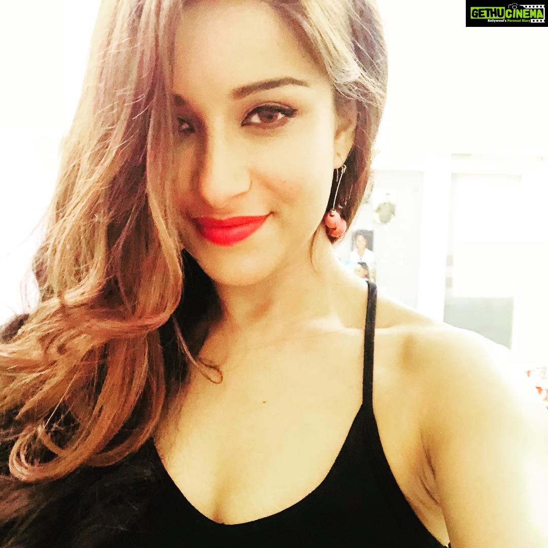 Madhuurima Instagram - Tp #shooting #shootmode #bollywood #nyra #lovethemakup #makeup #model #modelling #lovemyhair #selfietime #selfieclick #sweetmode #beinghappy