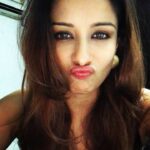Madhuurima Instagram - MUAAAAAAHHHHH!!!! Thats a good morning kiss to you all ! #kissmode #amazing #actor #actorslife #bollywood #hair #kissoftheday #model #sunday #sundaykiss #positivemind #nyra #morning #morningmasti