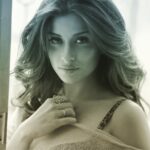 Madhuurima Instagram - 😁😁when u pierce a fiery look to someone #blackandwhite #instablackandwhite #photoshoot #lovemyhair @makeupbyanshu