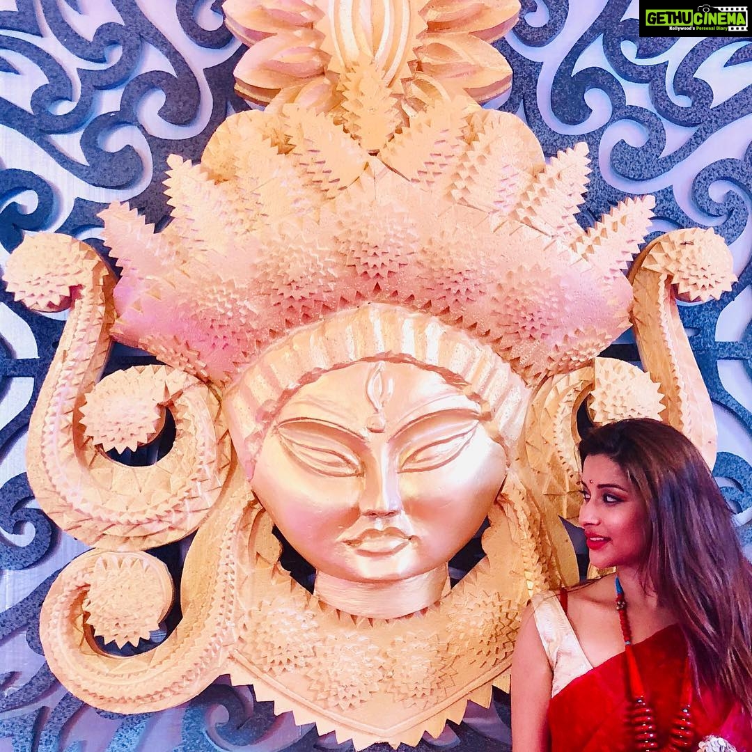 Madhuurima Instagram - #durgamaa #feelthepower #victorytime #redriding #lokhandwaladurgapuja #bombaybead @bombaybead love the maa tara piece