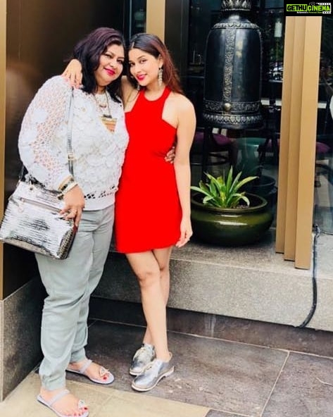 Madhuurima Instagram - On my mommy's birthday #narathaicuisine #birthday #birthdaylunch #mommyday #prettyface