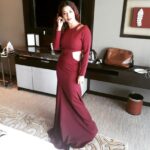 Madhuurima Instagram - Mumbai fashion week , thank you for the gorgeous gown @tisharth by Shivani Jain @St Regis #makupbyme #nofilters #rampwalks #bobbybrown #hairbyme #burgundylips #curlyhair #poserforlife