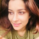 Madhuurima Instagram - Love me like you do!! #lovelywhether #lovethelights #selphietime #selfies #selfiequeen #thinkingmode #muah