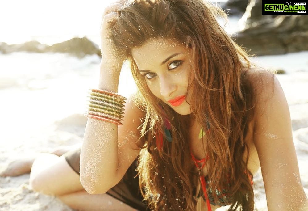 Madhuurima Instagram - One of my working stills from my new video song shoot ( Pattaya) #celebrity #bangkokdiaries #loveshooting #beachbum #copperhair #musicvideo