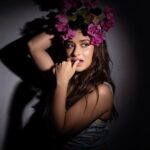 Madhuurima Instagram - @nyra_banerjee @makeupbybharti @safyanali_retouching @fzyfuzionstudio @s__photography12 #pictureoftheday #photoshoot #photography #portraitphotography #onelightsetup #photography #flower #beautyshot #nyrabanerjee #kaifmohdphotography #fzyfuzionstudio Mumbai, Maharashtra