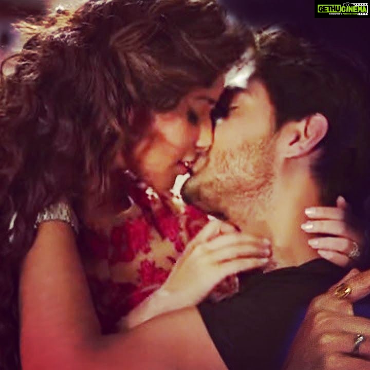 Madhuurima Instagram - http://www.mtvindia.com/blogs/news/play/10-things-you-have-to-know-about-one-night-stand-debutante-nyra-banerjee-52198145.html