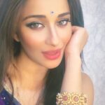 Madhuurima Instagram – Uthi aankhein jo baat na keh sakin
Jhuki aankhein wo.. Kehti hain
Kya khayal sahi kaha na??
#reel #explore