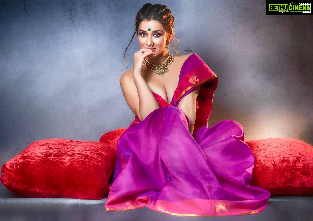 Madhuurima Instagram - Six yards of pure grace... Muse - @nyra_banerjee MUA - @makeupartisthemal Captured By - @mspiration_lakshmiwankhede Styling by @lakshmiwankhede Outfit by @shrreyatripathi Jewellery - @rreizojewels Light - @godoxindiaofficial @godoxlighting Captured on @nikonindiaofficial . . . . (These image belongs to M'spiration - Inspiring Memories, retouching or unauthorized copying is strictly prohibited. No images to be used with out our prior permission. Thank you!) . You can connect with us for your Photography needs by calling us at 9867590788 or mail us at wankhedelakshmi@gmail.com ______________________________ #makeovers #details #detailsarefun #indianfestivals #fashionmakeup #diwali #happydiwali #diwali2021 #festivaloflights #puresilk #shockingpink #pink #colorful #nyraians #nyrabanerjee #nyrangers #nyrafanclub #mspiration_lakshmiwankhede #M'spiration #lakshmiwankhedephotography @thebluetook Andheri West