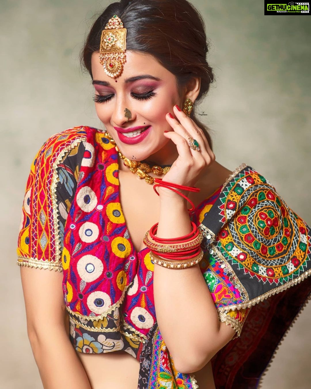 Madhuurima Instagram - Color of the day #pink Pink is not just a color it's an attitude. Styling - @lakshmiwankhede Muse - @nyra_banerjee MUA - @makeupartisthemal Captured By - @mspiration_lakshmiwankhede Outfit by @rheenajdesignerclothing Jewellery @rreizojewels Light - @godoxindiaofficial @godoxlighting Captured on @nikonindiaofficial Backdrop @prop.mania . . . . (These image belongs to M'spiration - Inspiring Memories, retouching or unauthorized copying is strictly prohibited. No images to be used with out our prior permission. Thank you!) . You can connect with us for your Photography needs by calling us at 9867590788 or mail us at wankhedelakshmi@gmail.com ______________________________ #makeovers #smileplease #details #detailsarefun #dontbeshy #fashionmakeup #bluetook #color #colorful @thebluetook #yellowcolor #colorofsunshine #navratri #garba #dandia #dandianight #dandianight💃 #8thdayofnavratri #coloroftheday #festival #indianfestivals #indianfestivities #mspiration #lakshmiwankhedephotography #nyraians #redoutfit #redhotchilipeppers #nyrabanerjee Andheri West
