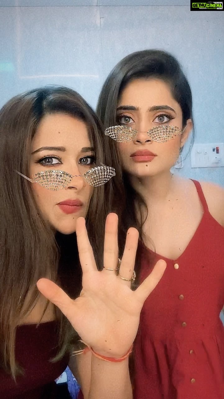 Madhuurima Instagram - Which one do u like more 😎😎