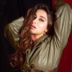 Madhuurima Instagram - We can only learn to love by loving.❤️. Shot by @painted.lenss #explore #love #loveislove #lovestory #loveyou #loveyourself #lover #olive #greenday #pride #pretty #photoshoot #pictureoftheday #picture #pic