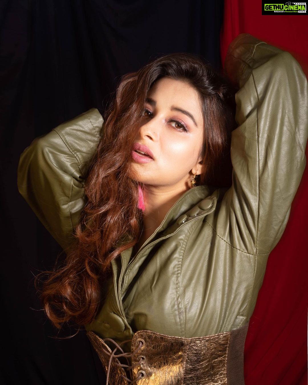 Madhuurima Instagram - We can only learn to love by loving.❤️. Shot by @painted.lenss #explore #love #loveislove #lovestory #loveyou #loveyourself #lover #olive #greenday #pride #pretty #photoshoot #pictureoftheday #picture #pic