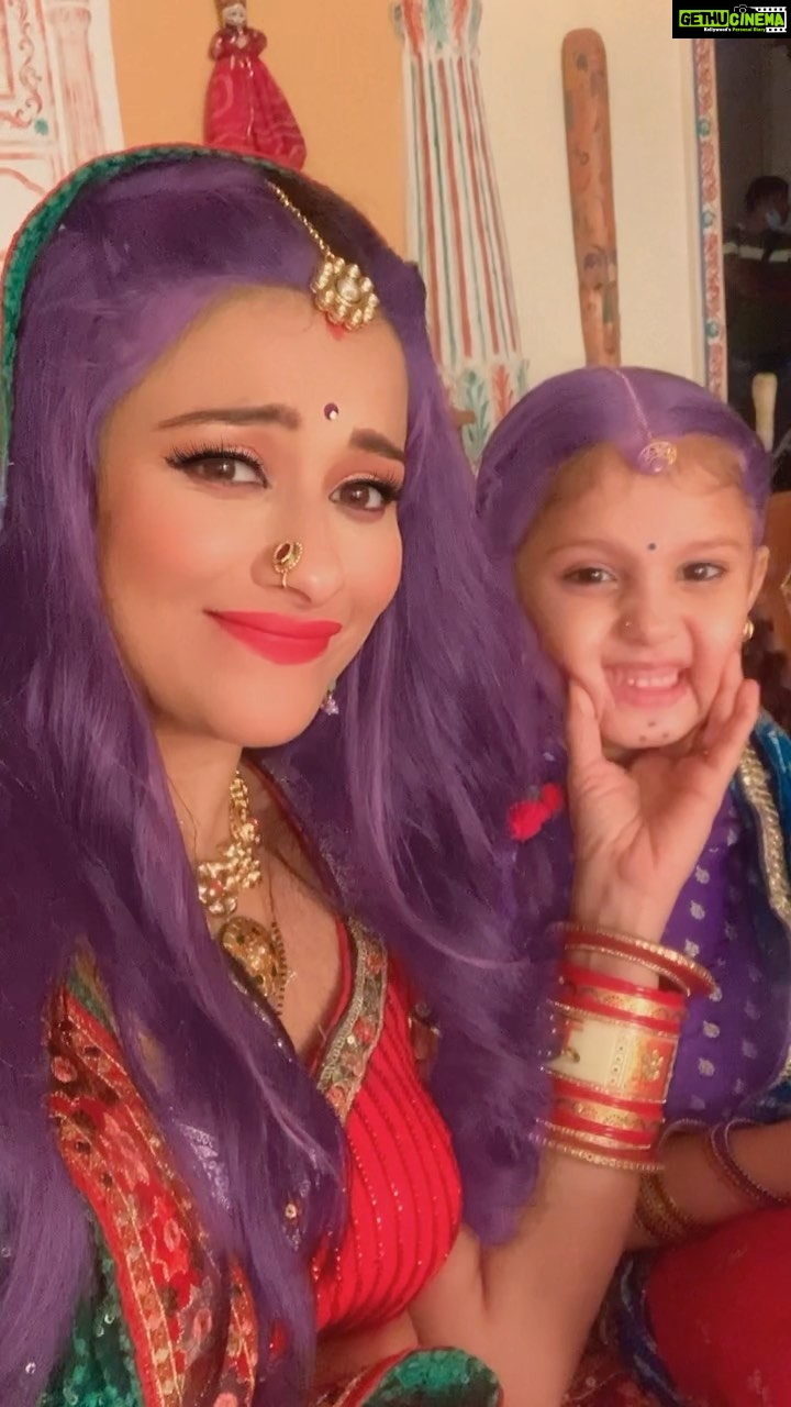 Madhuurima Instagram - Mhaaari laddoo 💋💋🤗 #rakshabandhan @dangal_tv_channel @beyonddreamsofficial #trending #reels #india