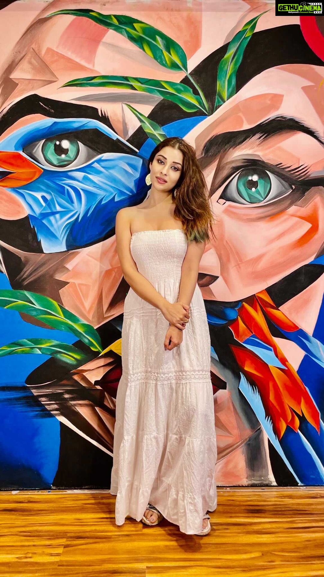 Madhuurima Instagram - With @soundblind #terebinajiyajayena by @lata_mangeshkar from the movie #ghar , one of my fav songs Rekha ji and vinod mehra❤️. Hope u guys enjoy it. #singing #song #singer #singingstar #singers #singingcover #igtv #explore #explorepage #exploremore