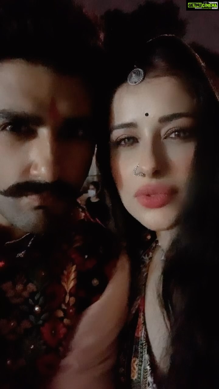 Madhuurima Instagram - Gumnaam kaun hai??? With @nishantsinghm_official @dangal_tv_channel #rakshabandhan #reels #reelitfeelit #reelsvideo #reelsvideo #reelkarofeelkaro #reelit #reelinstagram #reelinstagram #feelings #feelitnow