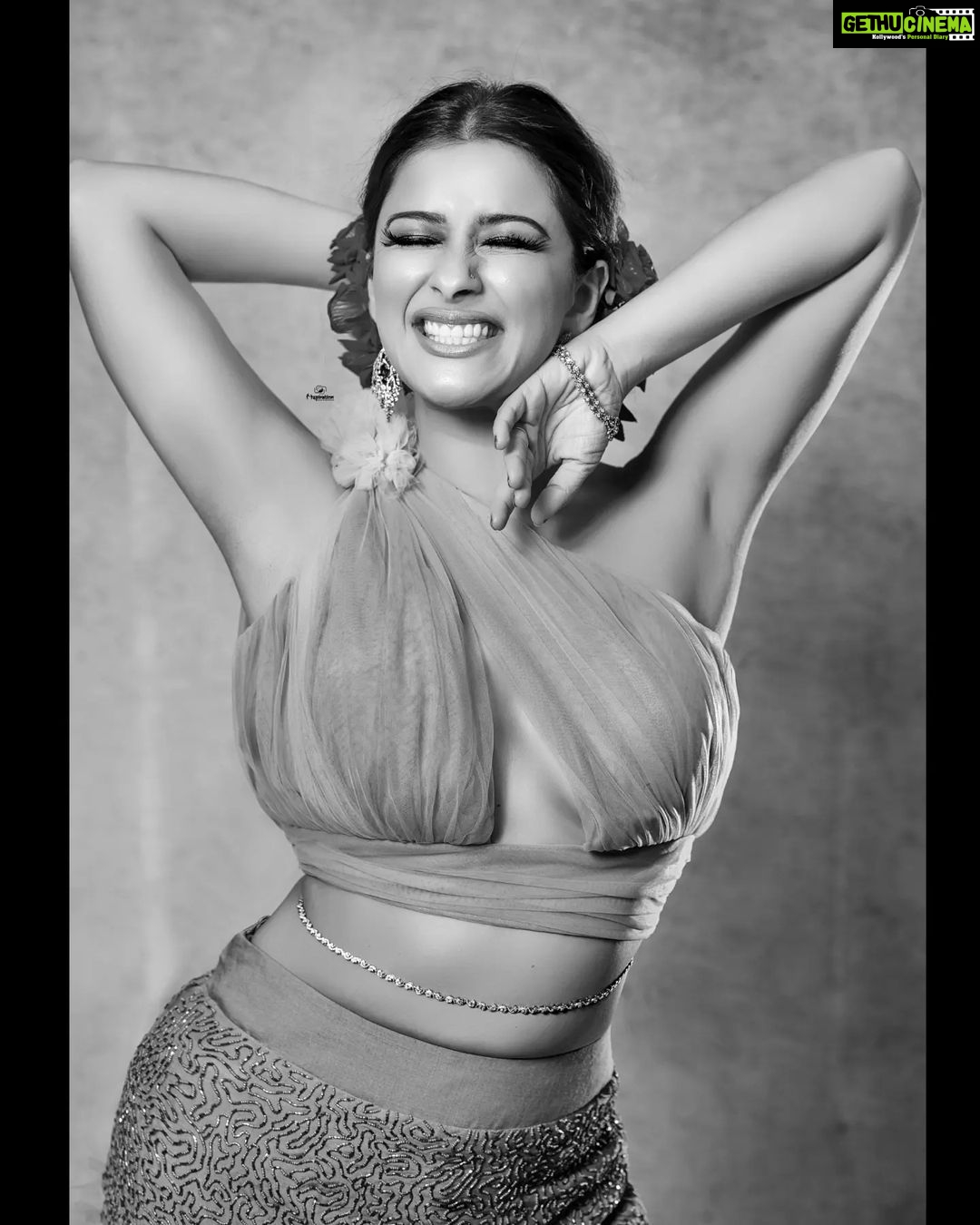 Madhuurima Instagram - One more from the fun series.... Muse - @nyra_banerjee MUA - @makeupbyhemal Captured By - @mspiration_lakshmiwankhede Styling by @lakshmiwankhede Jewellery - @rreizojewels Outfit - @the_o.f.u @godoxindiaofficial @nikonindiaofficial @nikond850official (These image belongs to M'spiration - Inspiring Memories, retouching or unauthorized copying is strictly prohibited. No images to be used with out our prior permission. Thank you!) . . . You can connect with us for your Photography needs by calling us at 83560 60211 or mail us at wankhedelakshmi@gmail.com #beauty #fashion #fashionista #beautyportraits #fashionphotography #gowns #mintgreen #greenandred #redroses #seagreen #indianphotographer #western #celebrity #nyrafanclub #nyrabanerjee #nyrangers #nyraians #nyrabanerjee❤️ #nyrabanerjeefan #lakshmiwankhedephotograpy #mspiration_lakshmiwankhede Andheri West