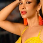 Madhuurima Instagram - Love this somg by @badboyshah @aasthagill @saregama_official @jacquelinef143 u looked stunning🥰 Thank u @seasonsmumbai for this outfit. Thank u @gaurav_visuals for filming me Thank u @angrezidhaba for the lovely location #paanipaanichallenge #bollywoodsongs #bollywood #dance @filmydance #explorepage #explore #trending #reels