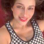 Madhuurima Instagram - Sleepy head #iloveyou #sleepyhead #trending #trendsetter #explorepage #explore #reels #reelsinstagram