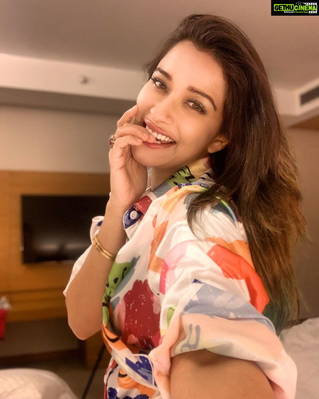 Madhuurima Instagram - If masti mood had a face π₯°π₯°π₯°πππππ€£. #life #instagood #smile #popularpic #tagforlikes #toptags #likesforlike #cute #happy #tbt #girl #fashion #family #nature #picoftheday #instafollow #followme #repost #igers #phone #telephone #explore #iamabluewarrior