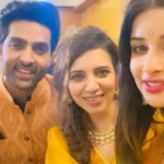 Madhuurima Instagram - Meri behen ki shaadi hai yaaaro 😍😍😍. @sana_sayyad29 with sweet @imzi995 💝. #haldiceremony Wearing @drzya_ridhisuri 👗 @nehaadhvikmahajan @adhvik_official @ishneet_94