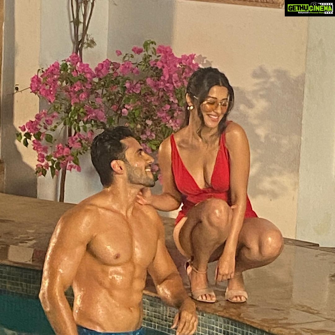 Madhuurima Instagram - In love with my new music video β€οΈβ€οΈ #dilmeinjo guys now u can make reels on it and tag me and IL put story of the best reel ππ. thank you @zeemusiccompany @Kirthirai ππ@actoraslamkhanwow ππ@akshayjainofficial for choreographing do well.π€π€ @humarabajaj24 u weβre a super fun costar to work with. ππ€ @jyoticatangri your voice is soulful β€οΈβ€οΈ. @Saurabhrshah @paparazzicloset @jivikasetpal @flirtatious_india @reemaanandlabel @paparazzicloset @jivikasetpal @somayahoney love the outfits ππ @vinayramtiwari @therashmivirag π€©π€© thank your the entire team to make this so special. To see the full song. Watch it on https://youtu.be/3kGyVO3B8kA
