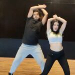 Madhuurima Instagram – Dancing to this  on my birthday.  Wish u happy Eid #eidmubarak Thank u soooomuch all of you fir lovely wishes ❤️❤️❤️❤️ 
 Love this trend. This #challenge with @akshayjainofficial 
#birthday 
Video editing by @akash.yaday7245 #reels #reelsinstagram #reelitfeelit