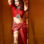 Madhuurima Instagram - In these challenging times local businesses are struggling to sustain and our own handloom industry is going through major setback Our craftsmen need us now more than ever.....now its our turn to help them who have worked hard for years to make us all look beautiful ... Let us start including our handwoven Sarees and fabrics to our wardrobes. lets just go #vocalforlocal Adorning #Himroo Saree, a forgotten weave of Maharashtra, crafted in Aurangabad. The weave has interesting history about its origin and changing interpretations with times... concept, design & styling @mrunmayiavachat outfit handcrafted by skilled artisans @nikayifashionstudio . . Hair&Makeup : . Regally BOLD & BEAUTIFUL Urban look by @makeupartisthemal . . antique Silver jewellery @amoudini Saree draping & photography @mspiration_lakshmiwankhede #saveourweaves #isupporthhandloom #supportlocalcraft #handmade #handcrafted #himroo #Sareesofinstagram #WeavesofIndia #photoshoot #silksarees #sarees #sareelove #sareedraping #silks #slowfashion #beingresponsible #handwoven #sareeswag #sareestory #fashionphotography #floral #explore #instagood #instagram #instadaily #instafashion #instamood #instalove