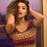 Madhuurima Instagram - Trying an oomph expression , Donno if successful 😃😃 thanks @jvfilms_ love the click For my exclusive videos follow me on @officialjoshapp ❤️. #oomph #beauty #pretty #vibrant #colourfull @bebe #explore #evening #hues #instadaily #instagram #instagood #instalike #instamood #moodoftheday