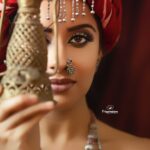 Madhuurima Instagram - For my exclusive videos follow me on @officialjoshapp This look is created using Offwhite pure silk with Red and Gold Jari Maheshwari Saree draped as dhoti paired with stapless corset top. The turban is made of red cotton silk Maheshwari fabric to complete the look #handwoven #weavesofIndia Please start including handwovens in your wardrobe... together we can make a difference to the artisan communities.. Design and Styling @mrunmayiavachat location & Outfit @nikayifashionstudio Makeup:Twinkley stars above Beautiful Drk eyes, Bright Lit Face & Nude Matte lips. Beautiful worries queen makeover for goureus @nyra_banerjee Mokever by @makeupartisthemal Draping and photography @mspiration_lakshmiwankhede Silver jewellery by @amoudinii #Sareelove #sarees #sareesofinstagram #offwhite #iwearhandloom #supportlocalartisans #vocalforlocal #handcrafted #handmade #authentic ##warrior #warrior princess #turban #womenwithturban #indianprincess #indianwarriorprincess #instadaily #instagram #instagood #explore