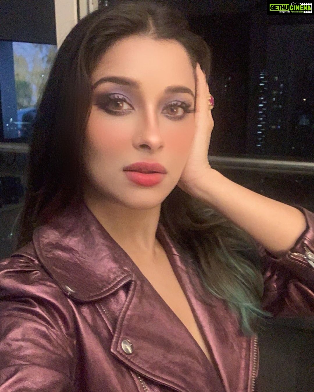 Madhuurima Instagram - You don’t know how lovely you are , when I’m doubt , trust yourself ❤️. #faith #love #purple #diesel #dieseljacket #explore #pursuepretty #pleasure #instadaily #instadaily #insta #instamood