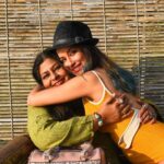 Madhuurima Instagram - Like mummy like beti🤪🤪🤪🤪. My mood today HUG the fav person and SHUBHO NOBO BORSHO TO U ALL #baisakhi #vaisakhi #newyear #explore #hug #hugs #mom #mommydaughter #instagram #instadaily #instagood #instalike #instamoment
