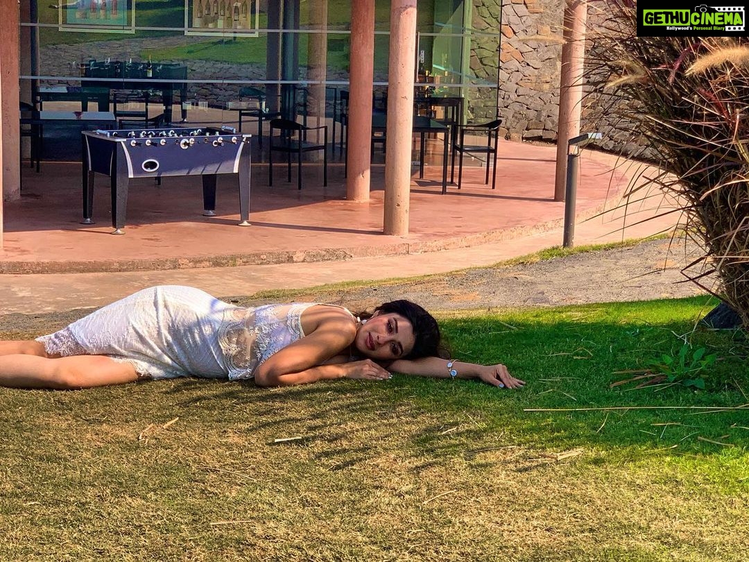 Madhuurima Instagram - In your holidays laying lazy π»π» . #chill #boss #bosslady #bossbabe #nyrabanerjee #explore #exploremore #naturephotography #greenery #naturelovers #instadaily #instagram #instagood #instalove #instalike #instamood