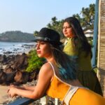 Madhuurima Instagram - Me and my mom @whitepeacockhealing looking at the scenic beauty that universe has given us. With every day going by, the bond and affection just goes stronger. Love u mommy ❤️❤️❤️. Shot by @rawfotographyseries The Cape Goa