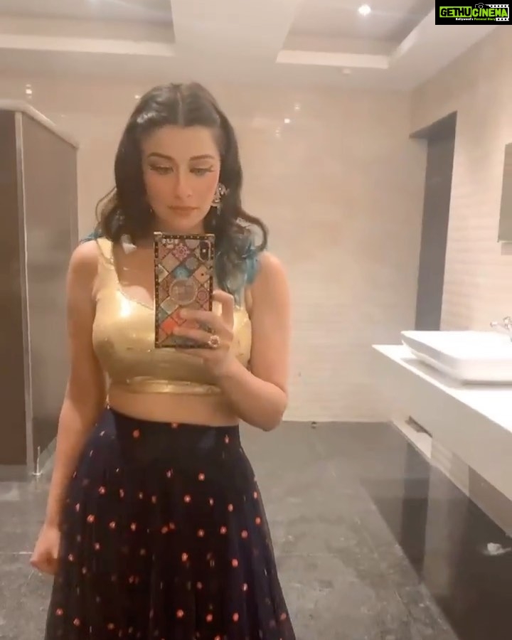 Madhuurima Instagram - Well sometimes I like doing the typical things. Follow me on @officialjoshapp for exclusive videos ❤️